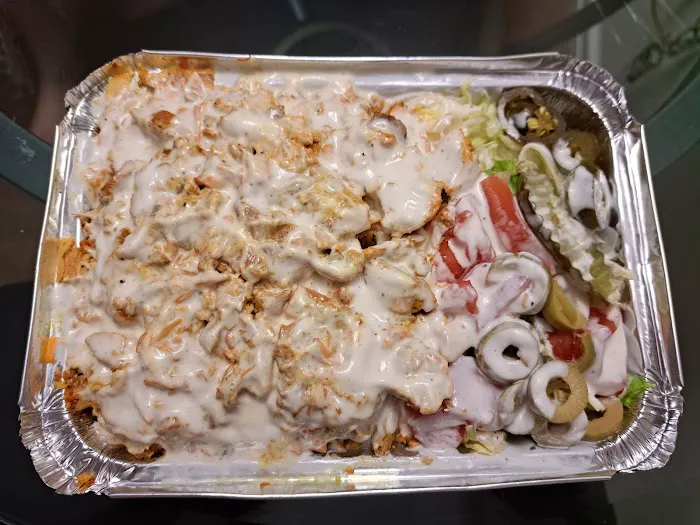 Tajeen Halal Food Truck Picture 4