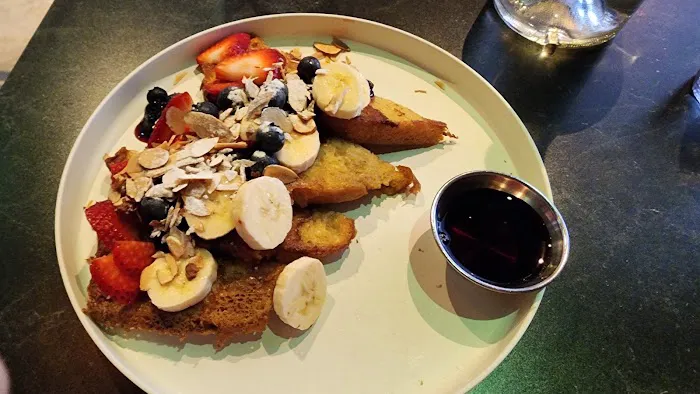 Urban Vegan Kitchen Picture 6