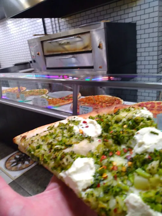 Relate Pizza Picture 7