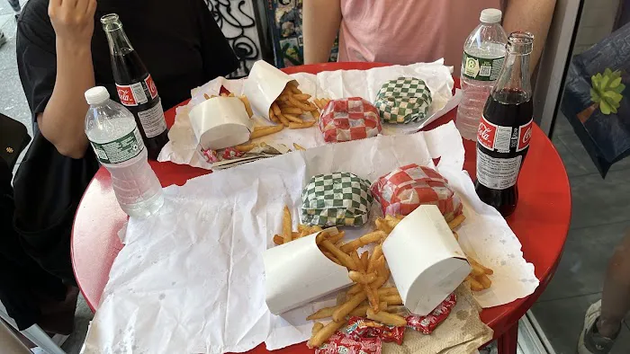 7th Street Burger Chelsea Picture 6