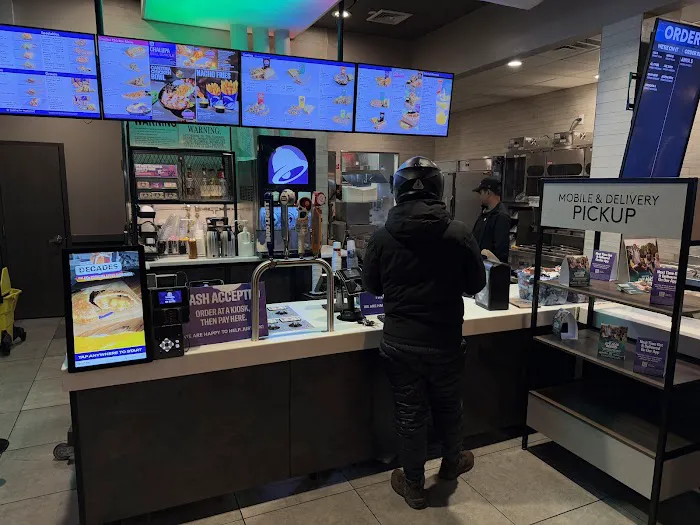 Taco Bell Cantina Picture 2