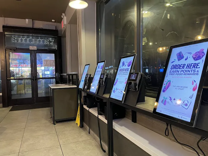 Taco Bell Cantina Picture 5