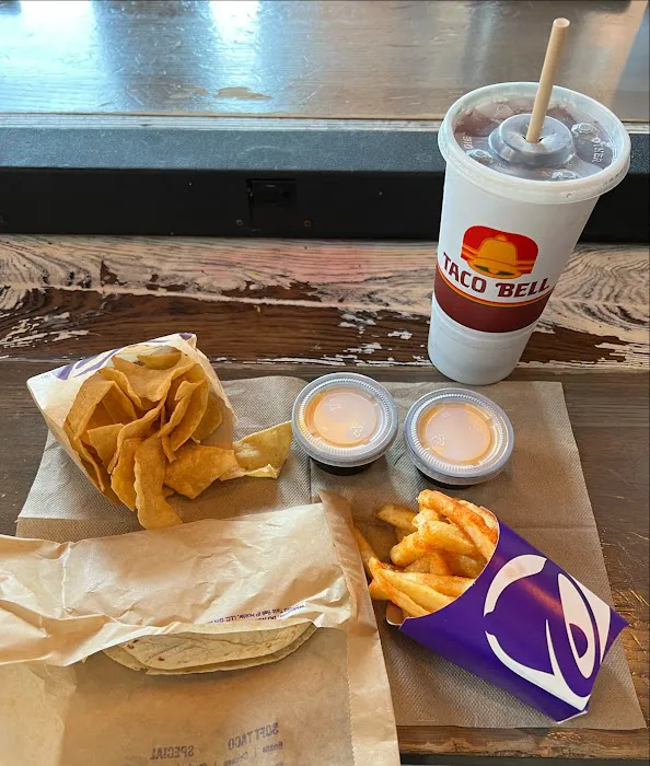 Taco Bell Cantina Picture 6