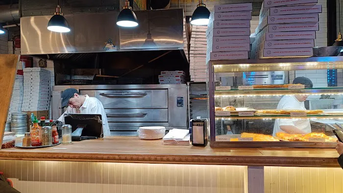 Highline Pizzeria Picture 7
