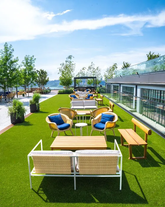 The Yacht Club Picture 3