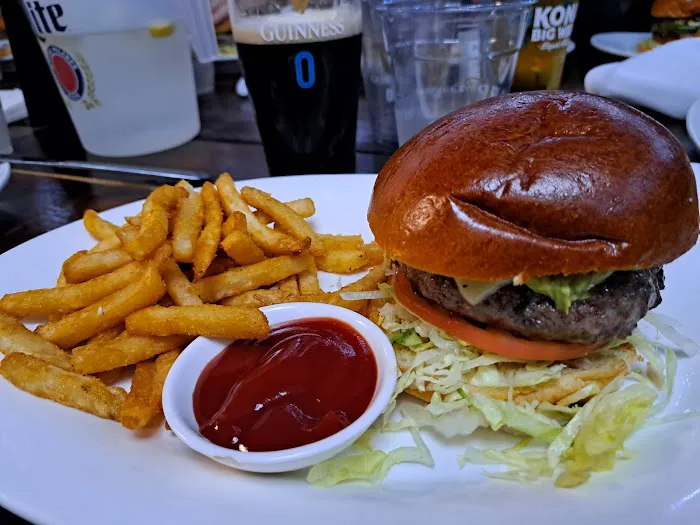 Hudson Yards Tavern Picture 4