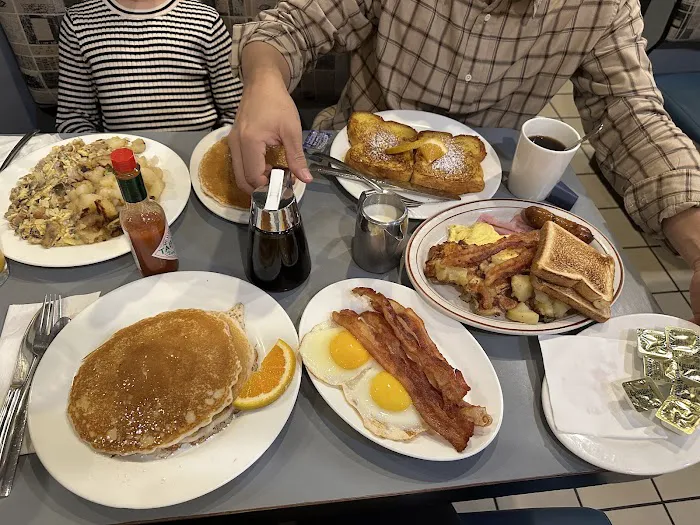 Malibu Diner Picture 4