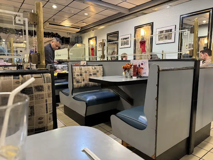 Malibu Diner Picture 5