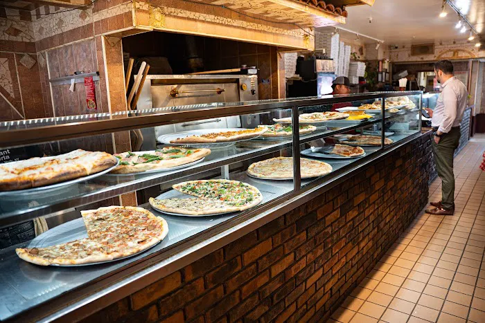 257 7 ave Ciao Bella restauran pizzeria Picture 4