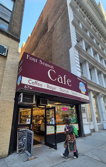 Four Season Cafe Picture 1