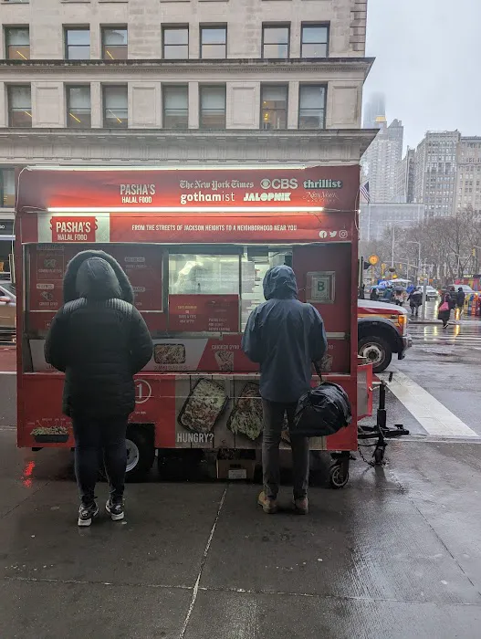 Pasha's Halal Food (cart) Picture 4