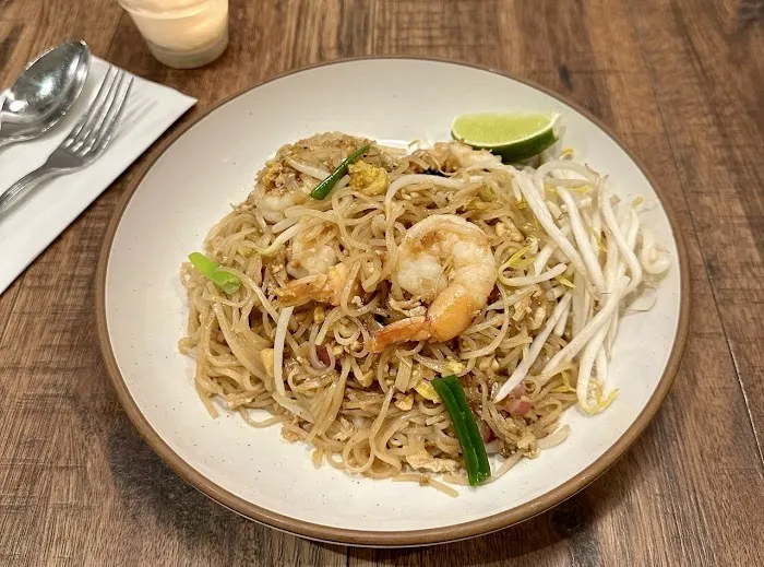 Little Basil Thai Picture 3