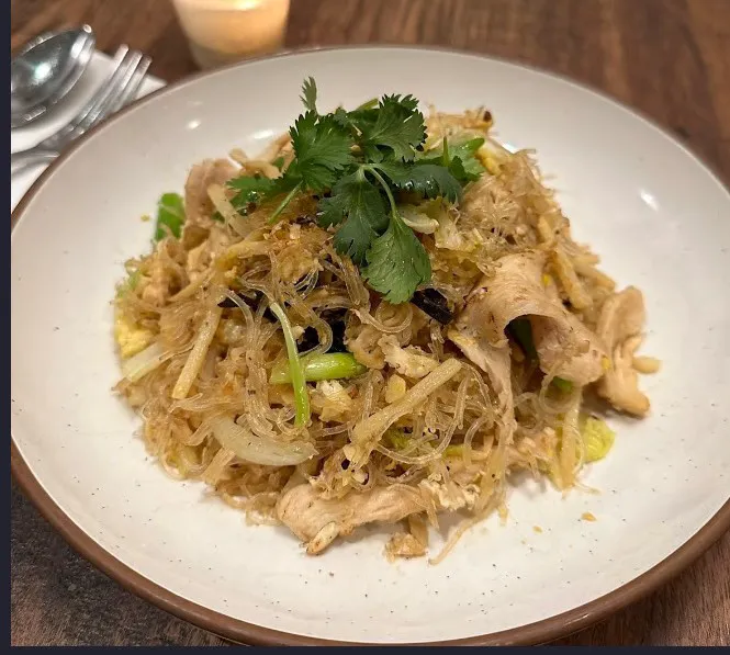 Little Basil Thai Picture 4