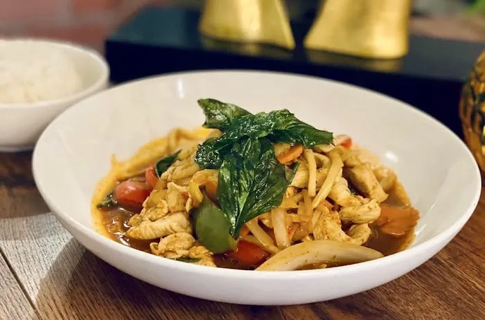 Little Basil Thai Picture 9