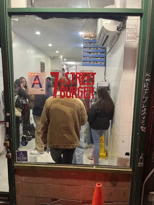 7th Street Burger Kips Bay Picture 7