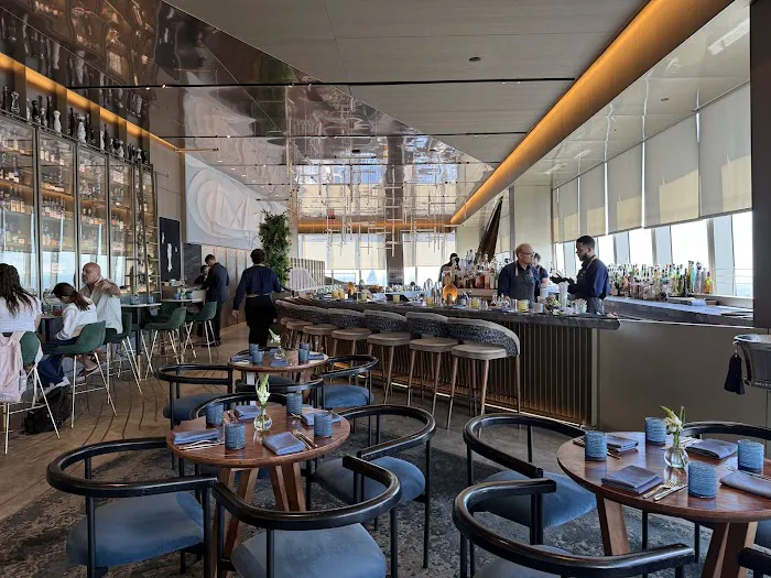 Peak with Priceless Restaurant & Bar Picture 3