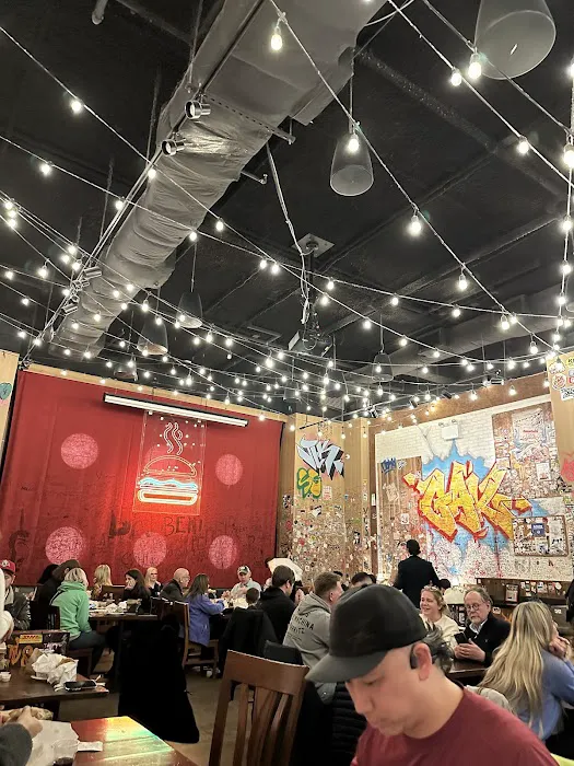 Burger Joint Picture 4