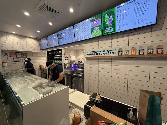 Chopt Creative Salad Co. Picture 4