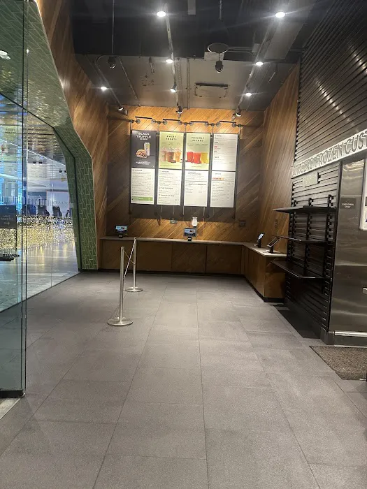 Shake Shack Hudson Yards Picture 7