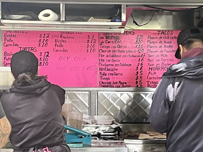 Quesadillas Doña Paz - Antojitos Mexicanos Picture 2