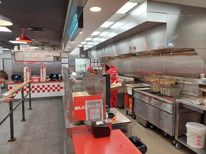 Five Guys Picture 5