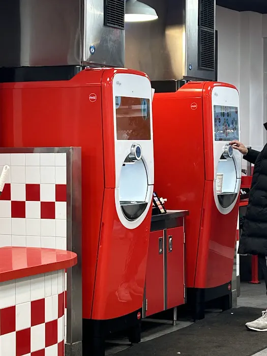Five Guys Picture 3