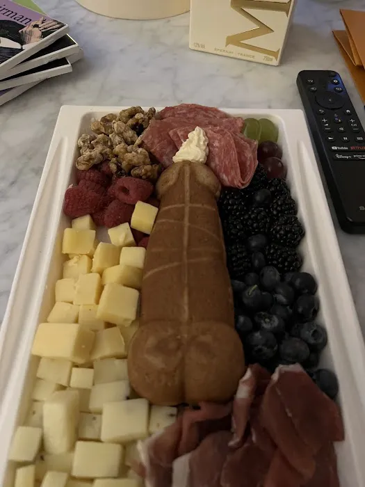 HappyBoards Cheese & Charcuterie Picture 5