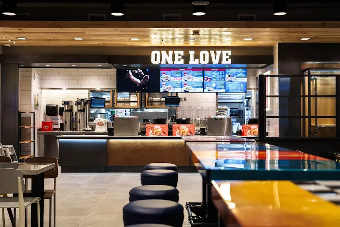 Raising Cane's Chicken Fingers Picture 4