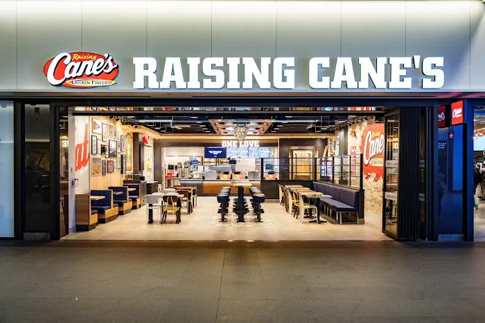 Raising Cane's Chicken Fingers Picture 1