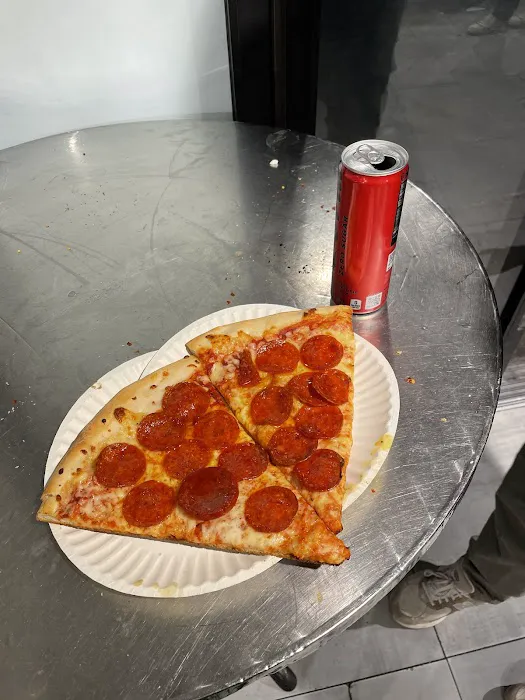 2 Bros. Pizza Picture 3