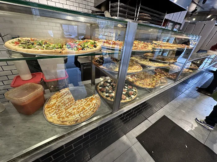 2 Bros. Pizza Picture 6