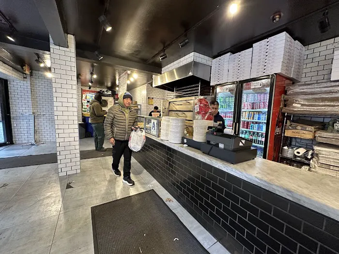 2 Bros. Pizza Picture 4