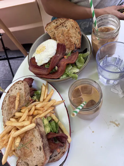 The Grey Dog—Flatiron Picture 2
