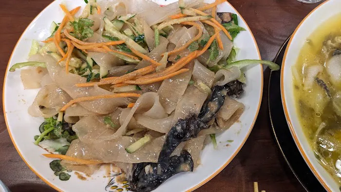 DONGBEI Restaurant & Bar东北餐厅&酒吧 Picture 2