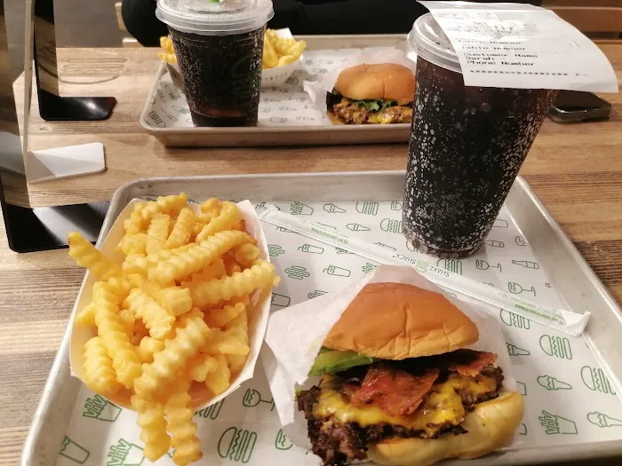 Shake Shack - Penn Station Picture 1