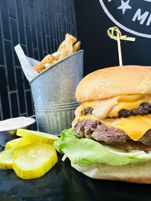 Burgerology Midtown Picture 8