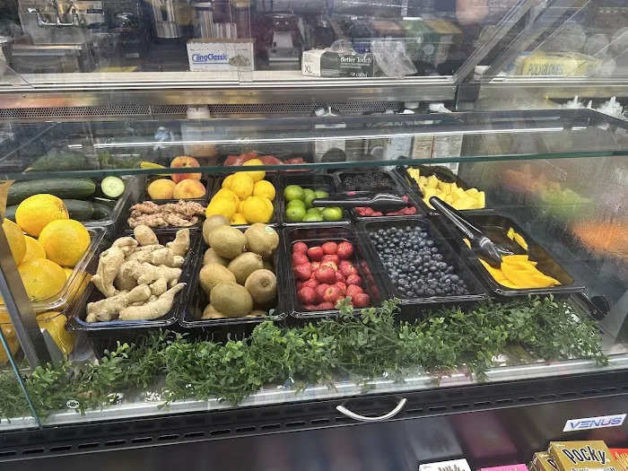 SLICE ‘N SPICE DELI & GRILL Picture 10