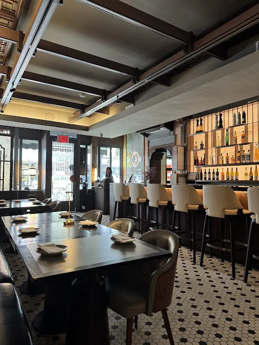 Chi Restaurant & Bar Picture 2