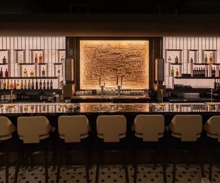 Chi Restaurant & Bar