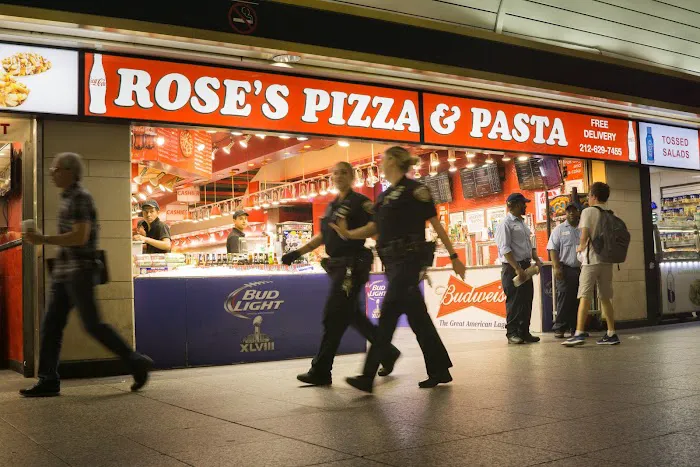 Rose's Pizza Picture 3