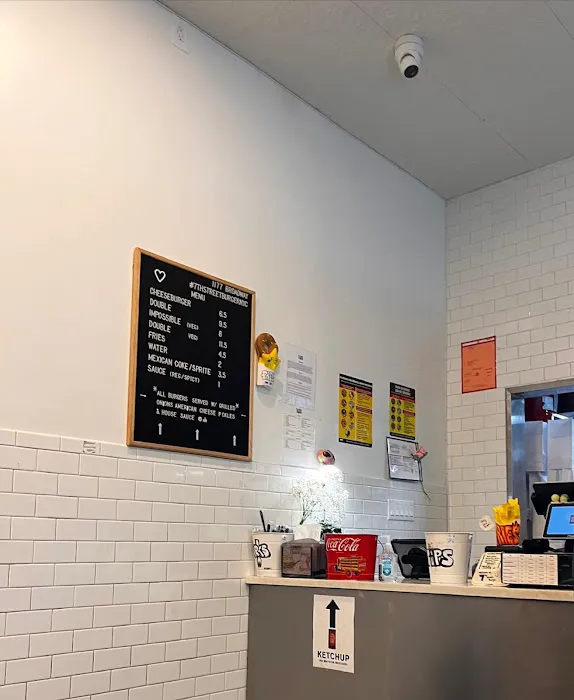 7th Street Burger Nomad Picture 4