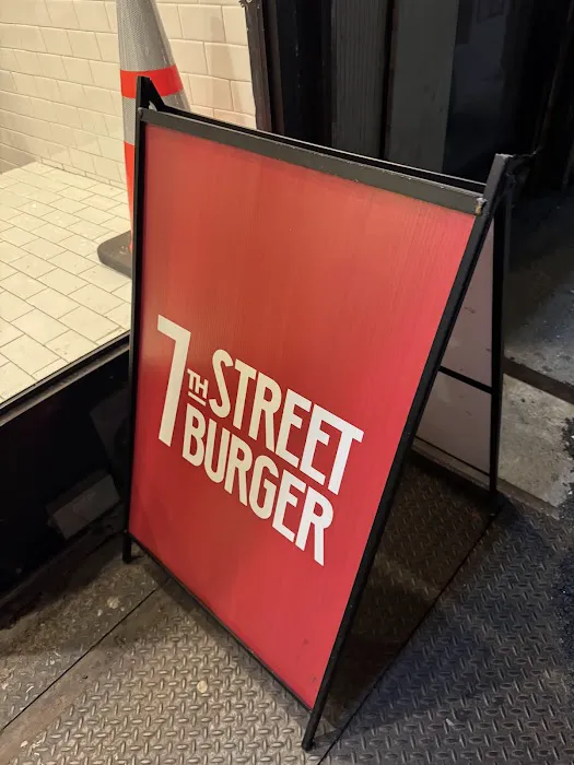 7th Street Burger Nomad Picture 10