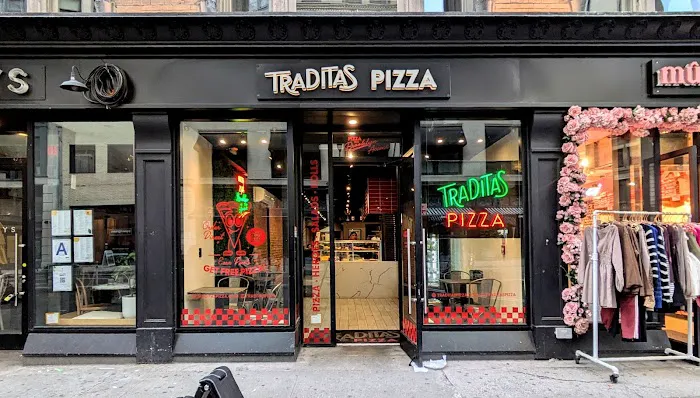 Traditas Pizza Picture 1