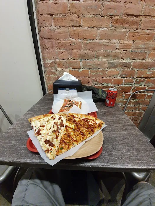 Traditas Pizza Picture 10