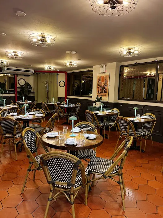 Nomad Tea Parlour Picture 3