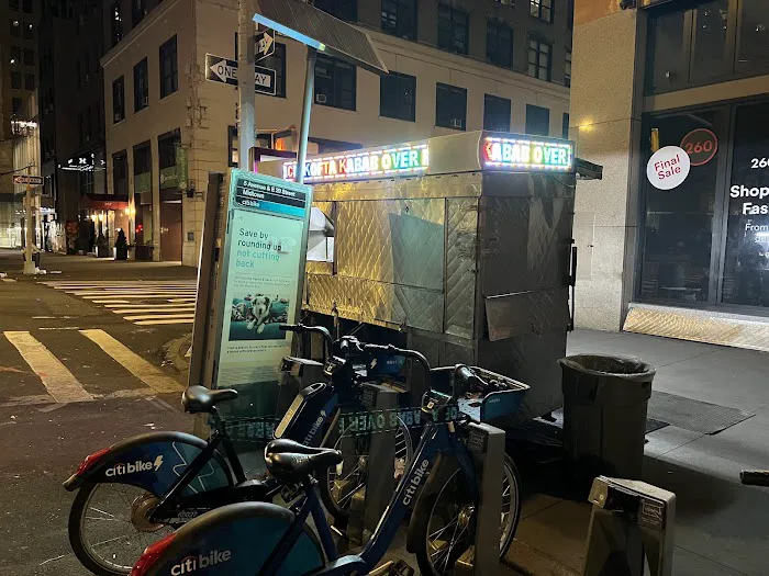 5&29 Halal Gyro Cart Picture 4