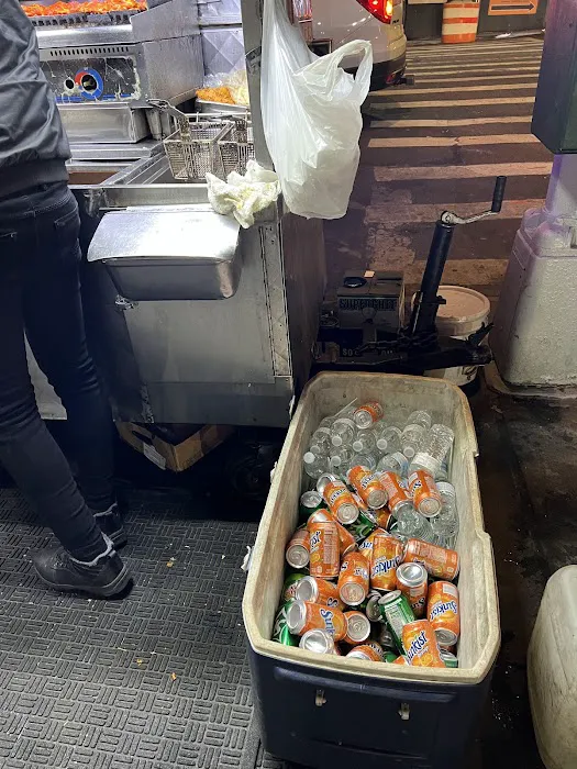 5&29 Halal Gyro Cart Picture 9