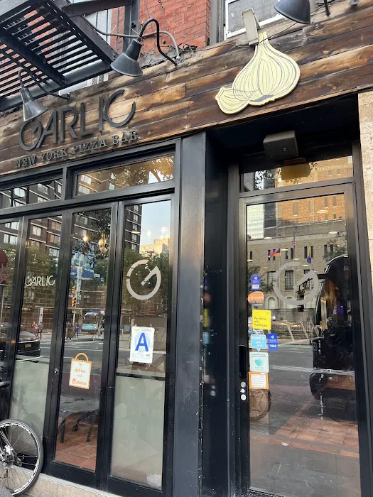 Garlic New York Pizza Bar Picture 3