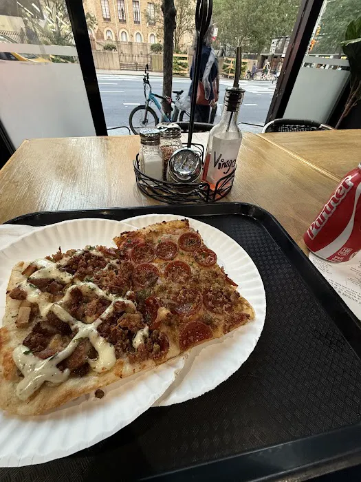Garlic New York Pizza Bar Picture 4