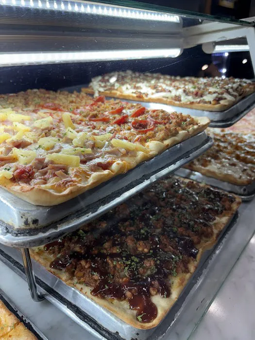 Garlic New York Pizza Bar Picture 6